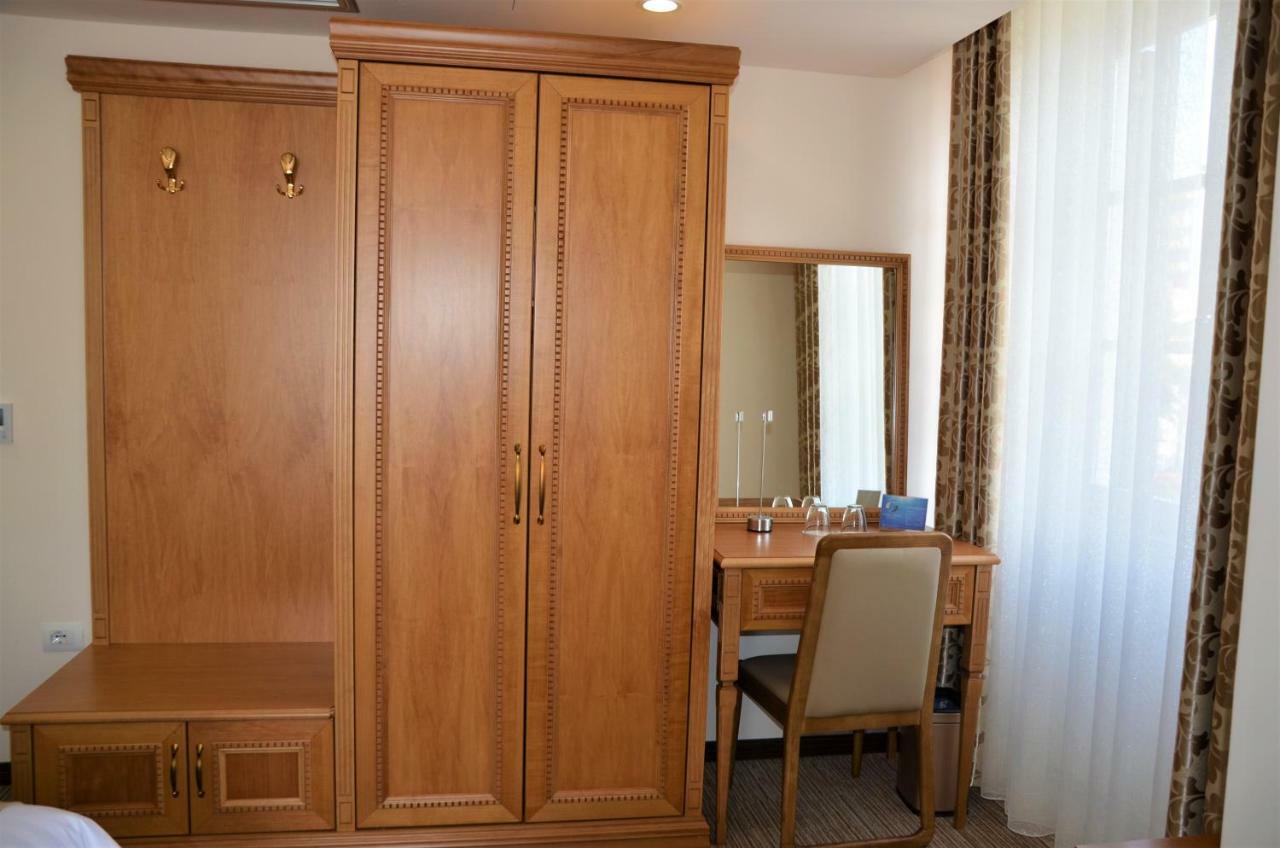 Hotel Boka Tirana Exteriör bild